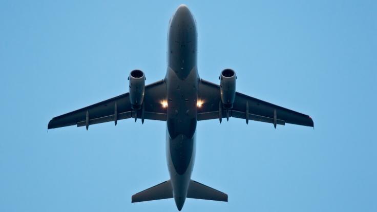 Nach einem Sturz aus einem Flugzeug erlag ein Mann in der Türkei seinen schweren Verletzungen (Symbolbild).