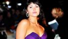 Trotz ihrer schlanken Figur hat Gemma Arterton offenbar Probleme mit den Konfektionsgrößen einiger Modemacher. Laut dem Boulevardblatt Daily Mail fühlte sich das frühere Bond-Girl jüngst von einem Designer beleidigt. Dieser hatte bezweifelt, dass sie für das ausgewählte Probestück in Größe 34 schlank genug sei. Foto: dpa
