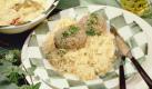 Sauerkraut mit Leberknoedel (Foto undatiert). Sauerkraut ist ein kalorienarmes Powerpaket fuer die kalte Jahreszeit. Es enthaelt nicht nur vielen wichtige Vitamine, Mineral- und Ballaststoffe, sondern schmeckt auch toll und kann vielseitig in der Kueche eingesetzt werden. (zu ddp-Text) Foto: CMA/ ddp Foto: ddp