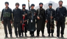 Abseits der Hauptstadt haben vielerorts Warlords und Stammesmilizen das Sagen - oder auch die radikalislamischen Taliban. Das Bild zeigt paschtunische Kämpfer in Kandahar. Die Regierung und ihre westlichen Schutzmächte wollen solche Stammesmilizen verstärkt zum Kampf gegen die Aufständischen einsetzen, eine Strategie, die im Irak erfolgreich war. Foto: dpa