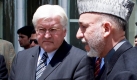Staatsbesuch: Bundesauenminister Frank-Walter Steinmeier trifft den afghanischen Prsidenten Hamid Karsai in Kabul.  Foto: dpa