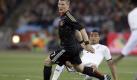 Der Chef auf dem Platz: Bastian Schweinsteiger war lange der einzige mit Mumm. Er schloss Lücken, holte Bälle, war der beste Deutsche. In der 81. Minute wurde Schweinsteiger verletzt ausgewechselt. Foto: ap