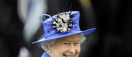 Historische Schiffsparade für die Queen (Foto)