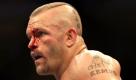 A bloodied Chuck Liddell, of Santa Barbara, Calif., bleeds during his match against Rich Franklin, of Cincinnati, Ohio, during UFC 115 in Vancouver, British Columbia, Canada, on Saturday June 12, 2010. (AP Photo/The Canadian Press,Darryl Dyck) Foto: ap