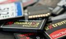 Kartenzwerge mit riesigem Gedächtnis: Aktuelle SD-Karten fassen bis zu 32 Gigabyte Daten. (Bild: Warnecke/dpa/tmn) Foto: dpa