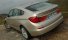 Die Preise des neuen BMW beginnen bei 55.200 Euro (530d). Der 535i kostet 55.700 Euro, für den 550i werden 75.300 Euro fällig. Ein wirklich vergleichbares Auto haben andere Premium-Anbieter nicht im Programm, auch wenn die R-Klasse von Mercedes und der Audi A5 Sportback ungefähr in die gleiche Richtung zielen.  Foto: press-inform