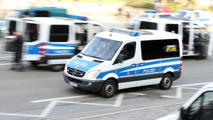 Im Raum Nordbaden hat die Polizei drei Personen wegen illegalem Waffenbesitz festgenommen (Symbolbild).