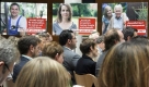 Konzipiert, gedruckt, präsentiert - die SPD stellt ihre Plakate in Berlin vor. Was später wie selbstverständlich den Straßenrand ziert, wurde akribisch vorgeplant.  Foto: dpa