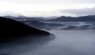 Ein Blick von Waldeck offenbart die Nebelschwaden, die über dem nordhessischen Edersee und dem Bergland hängen. Dauerregen und Temperaturen teils über zehn Grad bestimmen den wenig winterlichen Januar.  Foto: dpa