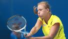 Auch Kerber in Peking ausgeschieden
Vorspann: 	
Text: 	

Peking (dpa) - Angelique Kerber ist als letzte deutsche Tennisspielerin beim WTA-Turnier in Peking ausgeschieden. Die Kielerin unterlag am Donnerstag im Achtelfinale der mit 4,5 Millionen Dollar dotierten Hartplatzveranstaltung der Chinesin Li Na glatt mit 2:6, 0:6. Tags zuvor waren beim ATP-Turnier in der chinesischen Hauptstadt Philipp Kohlschreiber und Michael Berrer gescheitert. Foto: dpa