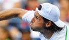 Tennisprofi Tommy Haas ist in der dritten Runde der US Open ausgeschieden. Der Wahl-Amerikaner unterlag dem Argentinier Juan Monaco in New York 7:6 (7:3), 3:6, 2:6, 3:6. Damit ist von den sieben gestarteten deutschen Herren nur noch Florian Mayer dabei, der auf den Spanier David Ferrer trifft. Von den einst sechs deutschen Damen stehen Andrea Petkovic, Sabine Lisicki und Angelique Kerber im Achtelfinale. Haas zog trotz der Niederlage ein positives Fazit nach seinen 14. und möglicherweise letzten US Open. «Mit dem Resultat hier bin ich sehr zufrieden», sagte er.  Foto: dpa