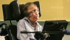 Er ist wohl der renommierteste Wissenschaftler mit Behinderung:Der britische Astrophysiker Stephen Hawking leidet  unter einer Erkrankung des Nervensystems. Seit 1968 sitzt er im  Rollstuhl, 1985 verlor er die Fähigkeit zu sprechen. Er kommuniziert mit  der Außenwelt über einen Sprachcomputer, den er mit seinen Pupillen  steuert.  Foto: dpa