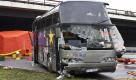 Der Bus soll laut Berliner Kurier hauptsächlich mit Jugendlichen besetzt gewesen sein. Der Fahrer war Richtung Frankfurt (Oder) unterwegs. Er wollte einem Auto ausweichen, das von der Autobahn A113 auf die A10 auffahren wollte. Der Bus fuhr gegen den Pfeiler. Nach ersten Erkenntnissen sei der Bus auf der Autobahn 10 zwischen Rangsdorf und Schönefeld von einem auf die Autobahn auffahrenden Auto abgedrängt worden. Foto: ap