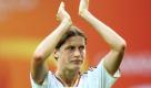 Kerstin Garefrekes beendet ihre Karriere im deutschen Frauen-Nationalteam. «Ich bin zu dem Entschluss gekommen, dass nach der Heim-WM der richtige Moment gekommen ist, um meine DFB-Karriere zu beenden», sagte Garefrekes. «Ich möchte jetzt meine berufliche Entwicklung vorantreiben.» Die diplomierte Betriebswirtin arbeitet in der Stadtverwaltung von Frankfurt am Main. Foto: dapd