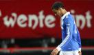 Schalkes Joel Matip darf gegen Enschede doch auflaufen. Foto: Friso Gentsch Foto: dpa