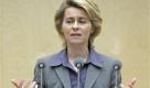 Bundesarbeitsministerin Ursula von der Leyen (CDU) spricht am Freitag (25.02.11) in Berlin bei einer Sondersitzung zur Hartz IV-Reform im Bundesrat. Hartz-IV-Empfaenger bekommen zum 1. April mehr Geld. Nach dem Bundestag stimmte am Freitag auch der Bundesrat dem Kompromiss zu, den Bund und Laender nach zweimonatigen Beratungen ueber die Reform der Grundsicherung erzielt haben. (zu dapd-Text) Foto: Clemens Bilan/dapd Foto: dapd