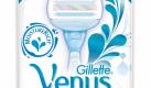 Ebenfalls mit Gelkissen ausgestatet ist der Gillette Venus ProSkin. Ein gut haltbarer Griff und ein beweglicher Kopf machen den Rasierer zu einem nützlichen Begleiter beim Enthaaren. Der mit Gelkissen versehene Klingenkopf gleitet gut über die Haut und hinterlässt ein sehr glattes Rasierergebnis. Allerdings nur, wenn zusätzlich ein Schaum oder Gel benutzt wird. Denn der news.de-Test ergab: Die Gelkissen ... Foto: Gillette/Beautypress