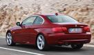 Beim BMW geht es kraftvoller als beim A5 zu. Neben dem normalen Saugmotor von 325i und 330i wird das Coupé auch mit einem drei Liter großen Reihensechszylinder mit Turboaufladung angeboten. Der leistet 306 PS und schafft ebenso wie der Audi abgeregelte 250 km/h Spitzengeschwindigkeit. Im Gegensatz zum Audi werden beim 335i Coupé nur die Hinterräder angetrieben. Foto: pi
