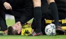 Diesmal traf es den Mittelfeldspieler im Spiel gegen Arsenal London. Nach einem Zusammenprall mit Gegenspieler Thomas Vermaelen musste Bender bereits in der 25. Minute ausgewechselt werden. Die Diagnose: beidseitiger Kieferbruch. Foto: dpa