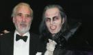 Niemand setzte seine spitzen Zähne so oft in Szene wie der Engländer Christopher Lee (l.). Selbstverständlich also, dass der Ur-Dracula bei der Premiere der Musicalversion von Tanz der Vampire dabei sein musste. Der hochgewachsene Mime spielte den blutsaugenden Grafen für die erfolgreichen Hammer Productions in den Jahren von 1957 bis 1972 sechs Mal. Ein nur sehr kleiner Anteil, wenn man bedenkt, dass der inzwischen 87-jährige Lee bisher in 265 Filmen mitgespielt hat. Foto: ddp