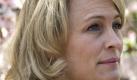 Pippa Lee scheint perfekt zu sein: Immer freundlich und fröhlich, verantwortungsbewusst und attraktiv. Im Film Pippa Lee stürzt die Frau in eine dramatische Midlife-Crisis. Foto: Senator