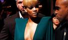 Es ist offiziell: Rihanna hat einen neuen Boyfriend. Nach monatelangen Spekulationen über die Beziehung der 22-jährigen Sängerin mit dem amerikanischen Profi-Baseballspieler Matt Kemp hat sie erstmals öffentlich über ihre neue Liebe gesprochen. Laut People.com sagte sie in einer Radiosendung, dass es sich allerdings um nichts allzu Ernstes handele, denn schließlich ginge die Karriere vor.  Foto: dpa