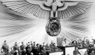 ARCHIV - Führer und Reichskanzler Adolf Hitler begründet in seiner Rede vor dem Reichstag in Berlin am 1. September 1939 den Angriff auf Polen. Hitler, in Soldatenuniform, vermeidet das Wort Krieg und erklärt, daß die Wehrmacht auf polnische Aggression hin zurückgeschossen hätte: 'Seit 5:45 wird jetzt zurückgeschossen'. Der deutsche Angriff auf Polen am 01.09.1939 war der Beginn des Zweiten Weltkriegs. dpa (zu dpa Themenpaket zum 70. Jahrestag Ausbruch des Zweiten Weltkriegs vom 31.08.2009 - nur s/w) +++(c) dpa - Bildfunk+++ Foto: dpa