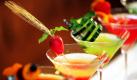 Verschiedene Cocktails stehen am Montag (17.07.06) im Westin Belleveue Hotel in Dresden waehrend der Deutschen Cocktail-Meisterschaft 2006 auf einem Tisch. Die vom Berufsfachverband Deutsche Barkeeper Union (DBU) ausgetragene Meisterschaft findet jedes Jahr in einer anderen deutschen Stadt statt. Insgesamt nehmen 36 Barkeeper aus ganz Deutschland teil, die sich zuvor in einer Landesmeisterschaft qualifiziert haben. Foto: ddp