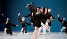 Dancers perform 'Impromtu Lecuona', choreographed by Alicia Alonso, Cuba's prima ballerina and director of Cuba's National Ballet, during the opening ceremony of the 22nd International Ballet Festival in Havana, Thursday, Oct. 28, 2010. The festival ends Nov. 7. (AP Photo/Javier Galeano) Foto: ap