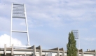 Ins Bremer Weserstadion passen zwar zu Bundesligaspielen 42.358 Zuschauer. Bei Länderspielen schrumpft die Kapazität jedoch auf 37.512. Damit sind die Kriterien des DFB nicht erfüllt - und die Chancen der Hanseaten, den Zuschlag für ein Länderspiel der A-Nationalmannschaft zu erhalten, sinken. Zuletzt gastierte hier im September 2005 der Ausrichter der WM 2010. Südafrika verlor 2:4. Foto: wikipedia