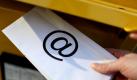 Die Deutsche Post will mit dem E-Postbrief Einbußen im klassischen Briefgeschäft kompensieren, das durch die Konkurrenz von E-Mail und Fax schrumpft. Foto: Oliver Berg  Foto: dpa
