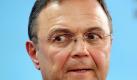 Bundesinnenminister Hans-Peter Friedrich pocht auf eine pauschale Speicherung der Telekommunikationsdaten über einen Zeitraum von sechs Monaten. Foto: Wolfgang Kumm / Archiv Foto: dpa