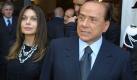 Letzten Endes brachte Silvio Berlusconi nicht - wie viele erwartet hätten - sein umstrittenes Privatleben zu Fall, sondern die Eurokrise. Weltweit sorgten seine Bunga-Bunga-Partys und sein öffentlich geführter Scheidungskrieg mit Exfrau Veronica Lario für Kopfschütteln. Foto: dapd