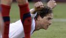 4:0 hat die spanische Fußballnationalmannschaft in einemFreundschaftsspiel gegen die USA gewonnen. Hier freut sich Fernando Torres über seinTor in der zweitenHalbzeit - da konnten die Gegenspieler nur noch hilflos zusehen. Foto: dapd