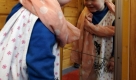 Huch, das bin ja ich! Zwischen dem 12. und 18. Lebensmonat erkennen Kleinkinder ihr Spiegelbild. Foto: ddp