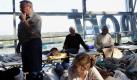 ARCHIV: Passagiere warten auf dem Rhein-Main-Flughafen in Frankfurt am Main auf Feldbetten auf die Wiederaufnahme des Flugverkehrs (Foto vom 16.04.10). Der Frankfurter Flughafen sieht sich fuer moegliche Beeintraechtigungen des Flugbetriebs durch die neue Aschewolke aus Island bestens vorbereitet. Um fuer solche und aehnliche Faelle gewappnet zu sein, habe der Flughafen 700 Feldbetten angeschafft, sagte ein Fraport-Sprecher am Dienstag (24.05.11) auf Anfrage. Bevor der Vulkan Eyjafjallajoekull vor einem Jahr den Flugverkehr fuer mehrere Tage lahmgelegt hatte, habe der Flughafen die Feldbetten leihweise organisiert. Man macht mit jedem Ereignis neue Erfahrungen, die in die Planung einfliessen, erklaerte er. Der Flughafen habe daher eigene Feldbetten gekauft, die im Ernstfall schnell zum Einsatz kommen koennten. (zu dapd-Text) Foto: Torsten Silz/dapd Foto: dapd