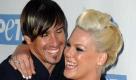 Pinks Nummer-Eins-Hit So What - geschrieben nach der zwischenzeitlichen Trennung von ihrem Mann, dem Motocrossfahrer Carey Hart - ist ein Beispiel für gut platzierten Ärger. Nach zweijähriger Ehe hatte sich Pink 2008 von Hart getrennt, mittlerweile sind die beiden aber wieder ein Paar. Foto: dpa
