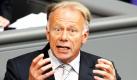 Jürgen Trittin hängt sich rein: Er warf der Bundesregierung heute vor, die Europäische Zentralbank (EZB) zum Aufkauf von Staatsanleihen genötigt zu haben. 
  Foto: dpa