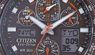 Die Super Skyhawk von Citizen kann den automatischen Zeitabgleich in Europa, den USA und Japan vornehmen. Dazu ist sie eine Solaruhr - man muss sie nie wieder stellen oder die Batterie wechseln. Der Piloten-Chronograph kostet im Internet 529 Euro. Foto: Citizen