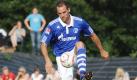 Es tut seinen Job - nicht mehr und nicht weniger lautet das Urteil zum Trikot des Vziemeisters FC Schalke 04. Platz zwölf ist das Resultat. Immerhin lassen sie ... Foto: imago
