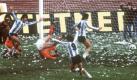 Mario Kempes (l.) erzielt die 2:1-Führung in der Verlängerung gegen die Niederlande. Foto: dpa