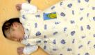 Knirscht das Baby im Schlaf mit den Zähnen, testet es meist nur das neue Beißwerkzeug aus. Foto: dpa