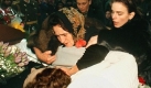 Der Eiskunstlufer Sergei Michailowitsch Grinkow starb am 20. November 1995 im Alter von 28 Jahren aufgrund eines angeborenen Herzfehlers an Herzversagen. Grinkow hatte zusammen mit seiner Partnerin Jekaterina Gordejewa zweimal Olympisches Gold im Eiskunstlauf in der Kategorie Paarlauf gewonnen. Foto: dpa