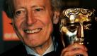 Der englisch Filmkomponist und fünffache Oscar-Gewinner John Barry ist im Alter von 77 Jahren in New York gestorben. Unvergesslich bleiben seine musikalischen Beiträge für die James Bond-Filme und für Der mit dem Wolf tanzt.  Foto: dapd