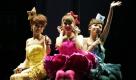Die Mädels der taiwanesischen Gruppe S.H.E. mögen es farbenfroh. So wie bei ihrem Konzert im malaysischen Kuala Lumpur. Foto: ap