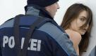 Nachdem auf dem Polizeirevier die Personalien der Damen aufgenommen wurden, kamen die Protestlerinnen wieder frei. Foto: dapd
