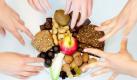 Jeder isst nur, worauf er Appetit hat: Dieses Konzept sehen Ernährungswissenschaftler eher skeptisch. Foto: dpa