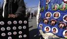 Ihre Fans wollen sie strahlend schön in Erinnerung behalten: Pünktlich zur Trauerfeier, eine Woche nach dem Tod von Whitney Houston, gibt es Whitney-Buttons in verschiedenen Ausführungen. Foto: dpa