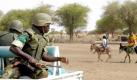 AU Soldaten in Muhujariya im Süden von Darfur (Archivfoto vom 09.05.2005). Die Afrikanische Union hat nach eigenen Angaben inzwischen genügend Truppen, um die Friedensmission für die westsudanesische Krisenprovinz Darfur ohne Hilfe von UN-Soldaten anderer Länder zu stellen. Es gebe genügend Zusagen von afrikanischen Ländern für die geplante Truppe, sagte AU-Kommissionspräsident Alpha Oumar Konare nach einem Bericht des Rundfunksenders BBC. EPA/KHALED EL FIQI +++(c) dpa - Bildfunk+++ Foto: dpa