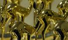Bambis stehen in Potsdam für die Bambi-Verleihung bereit. Der Bambi gilt als der wichtigste Medienpreis Deutschlands. Er wird in diesem Jahr zum 63. Mal verliehen. Der Bambi wurde 1948 als Filmpreis ins Leben gerufen, der mit dem Aufschwung des Fernsehens auch auf den TV-Bereich ausgeweitet und Anfang der 80er Jahre schließlich zum Medienpreis wurde. Die begehrte Auszeichnung wird einmal jährlich auf einer glanzvollen Veranstaltung verliehen. Mit dem Bambi würdigt der Medienkonzern Burda herausragende Erfolge im ausgehenden Jahr. Foto: dapd